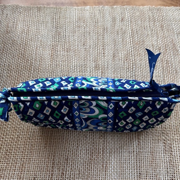 Vera Bradley Mediterranean Blue/Green Quilted Lined Cosmetic Pouch. - Picture 7 of 8